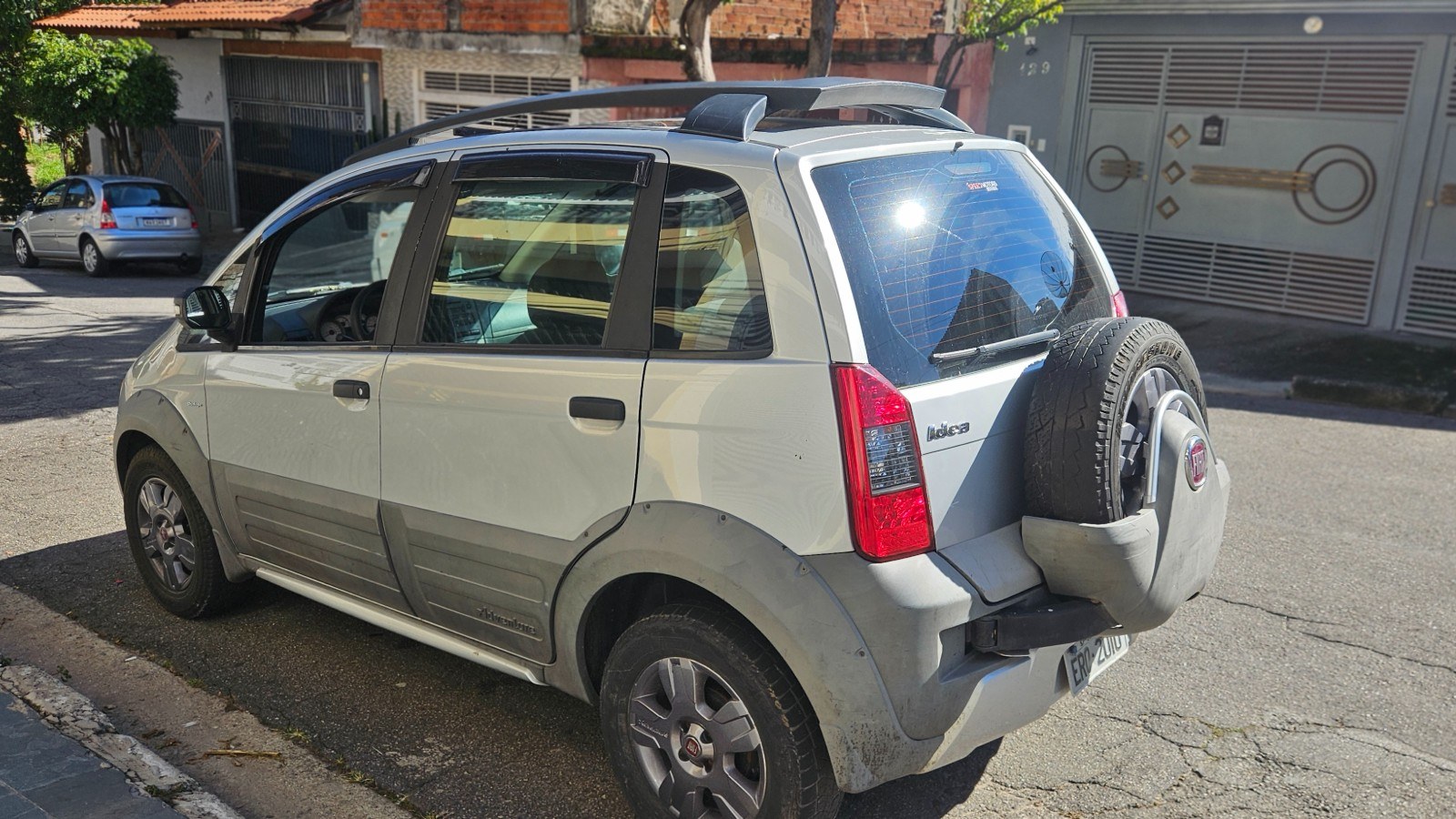 Fiat Idea Adv./ Adv.LOCK.Dualogic 1.8 Flex 5p 2010