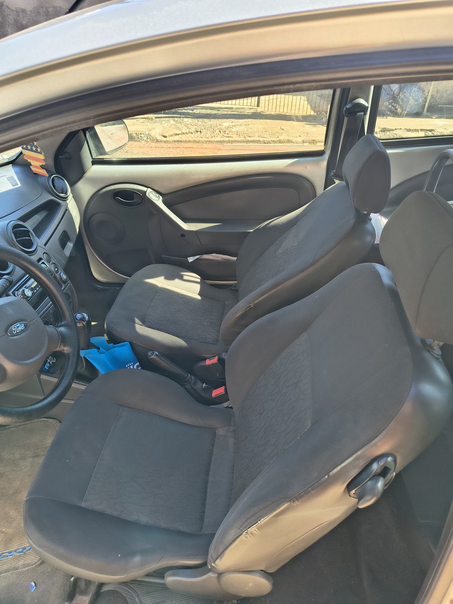 Ford Ka 1.0 8V/1.0 8V ST Flex 3p 2010