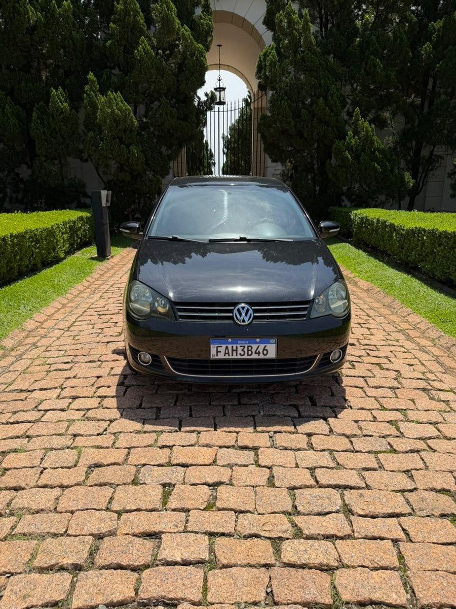 Volkswagen Polo Sed. COMFORT. 1.6 Mi Tot. Flex 8v 2013