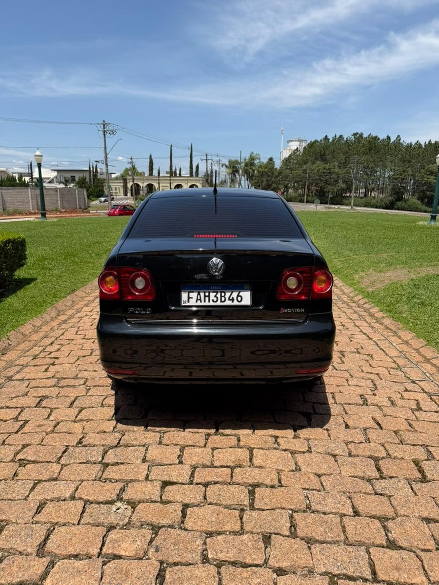 Volkswagen Polo Sed. COMFORT. 1.6 Mi Tot. Flex 8v 2013